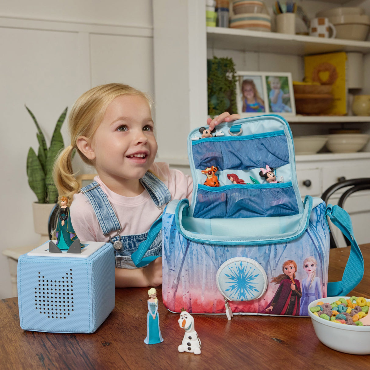 PRE - ORDER - Tonies Listen & Play Bag - Disney Frozen - Little Whispers