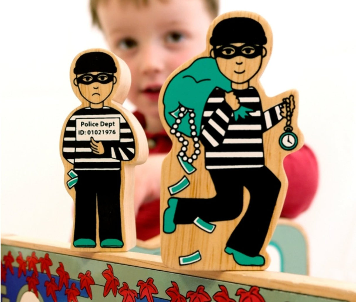 Lanka Kade Wooden Burglar - Little Whispers