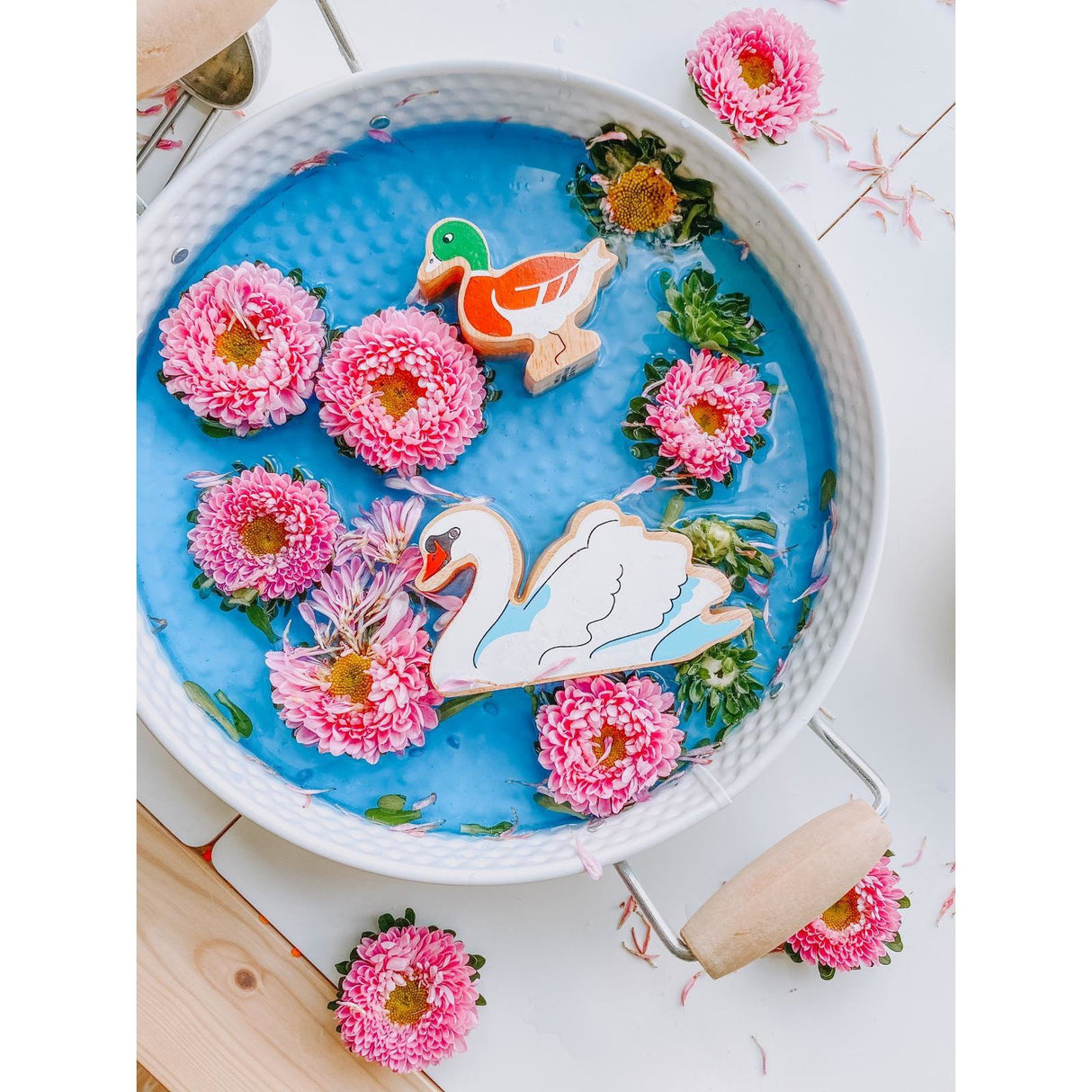 Lanka Kade Painted Duck - Little Whispers