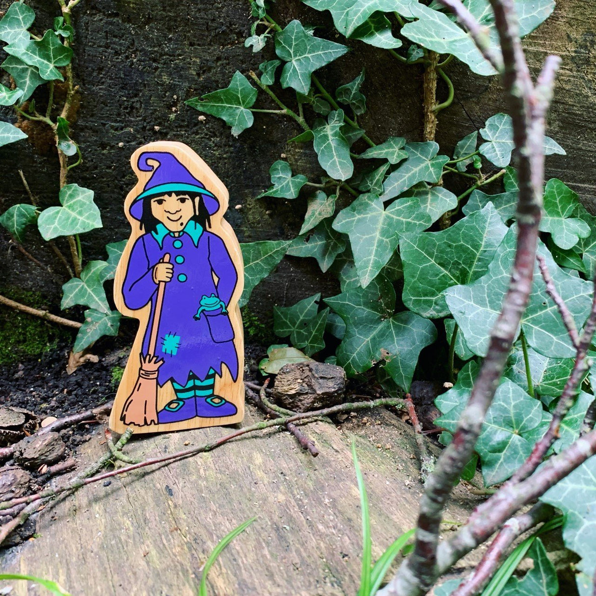 Lanka Kade Wooden Witch - Little Whispers