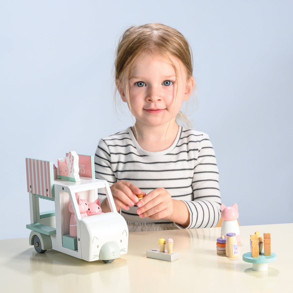 Tender Leaf Merrywood Tales Kitty's Milkshake Van (Direct Shipping UK Only) - Little Whispers